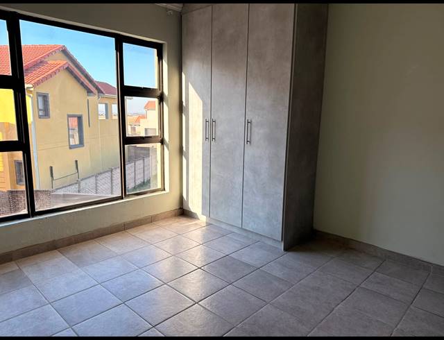 5 BEDROOM HOUSE FOR SALE IN WATERKLOOF
